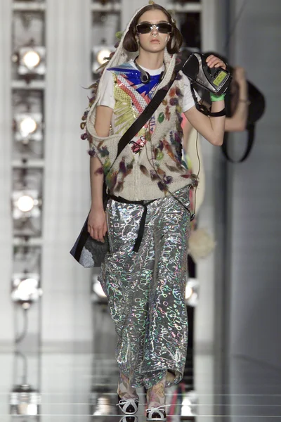 Look 3